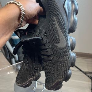 Nike Black Knit Vapormax! Womens Size: 8.5